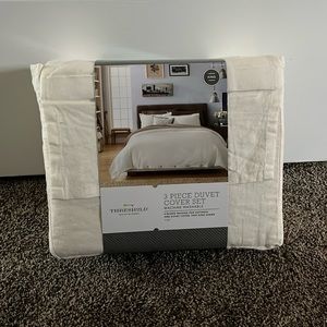 Threshold, Cream Colored, King Size, 3 Piece Duvet Cover Set